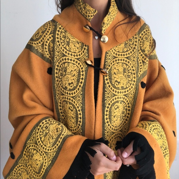 Vintage mustard embroidered wool boho cape OS - Picture 4 of 8